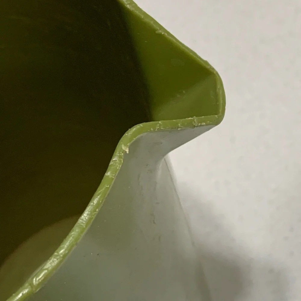 Rubbermaid Pitcher 2 1/4 Quarts drinking vintage Green MCM lid serve ware